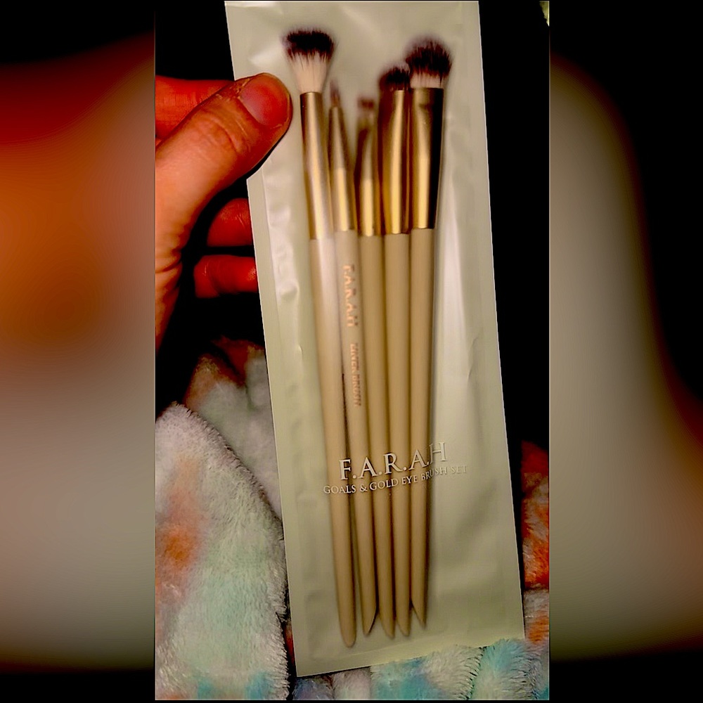 F.A.R.A.H Goals & Gold Eye Brush Set